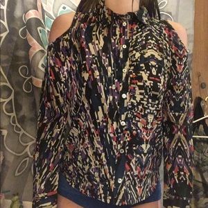 ‼️SOLD‼️Romeo and Juliet cold shoulder top